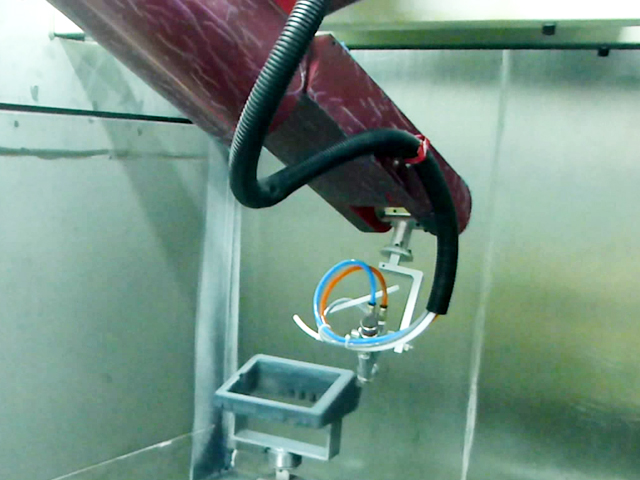 医疗设备外观件机器人自动喷漆